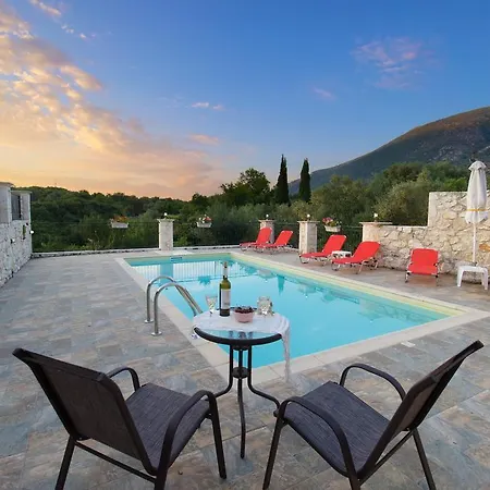 Stunning Tranquil With Private Pool Willa