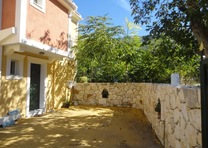 Stunning Tranquil With Private Pool סאמי