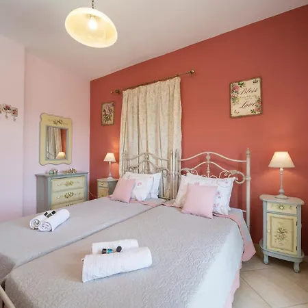 Stunning Tranquil With Private Pool סאמי