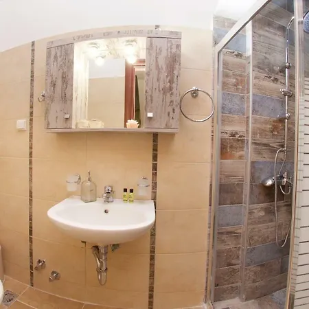 Stunning Tranquil Villa With Private Pool *