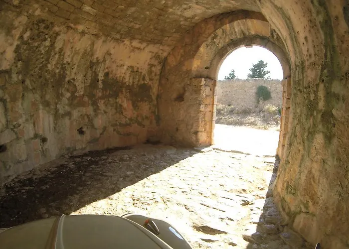 Stunning Tranquil Villa With Private Pool *