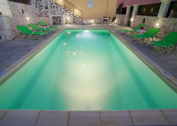 Stunning Tranquil With Private Pool *