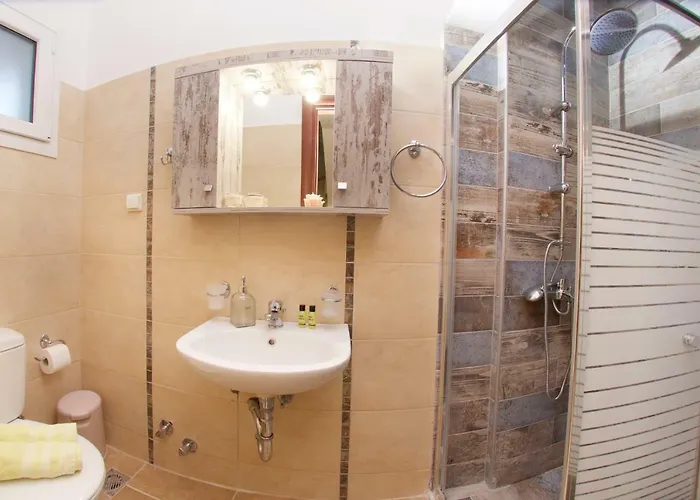 Stunning Tranquil Villa With Private Pool *