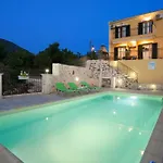 Stunning Tranquil With Private Pool