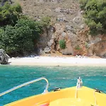 Stunning Tranquil With Private Pool *