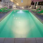 Stunning Tranquil With Private Pool *